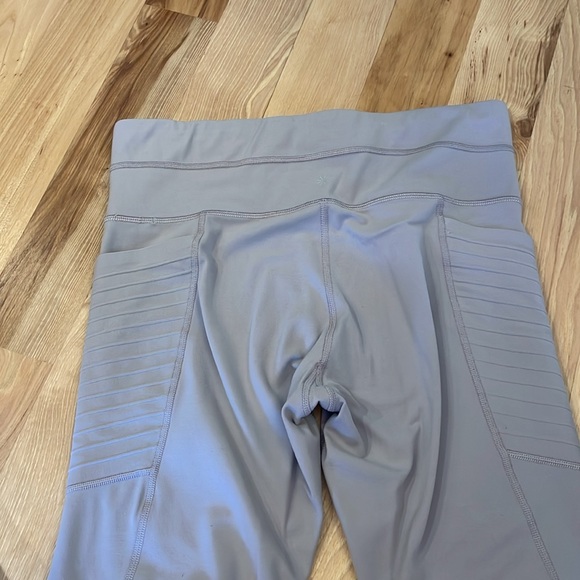 Athleta leggings light purple - size M. - Picture 5 of 6